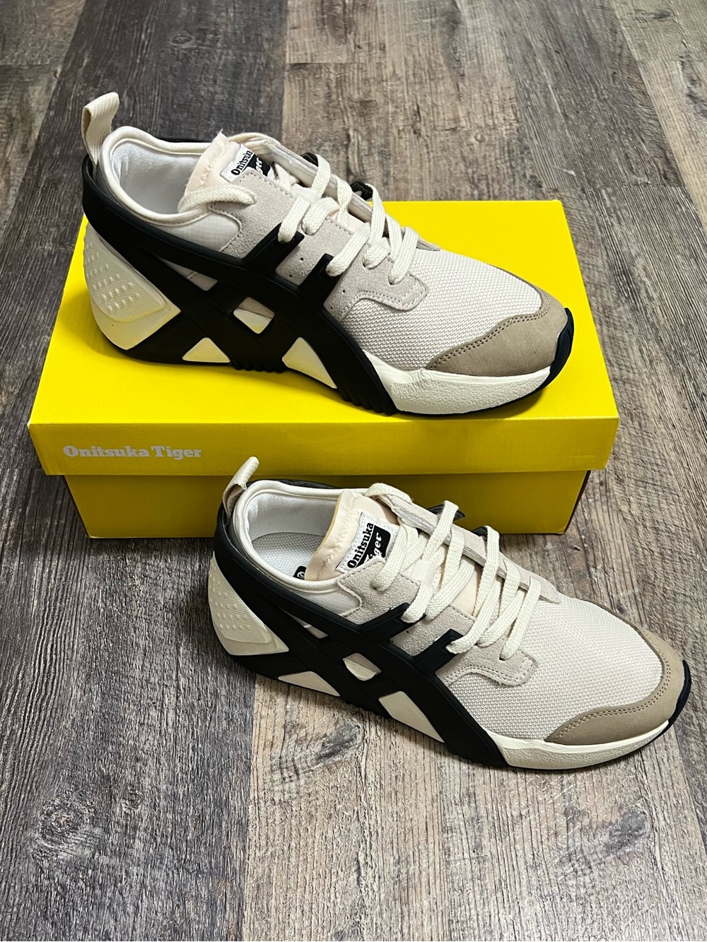 Onitsuka Tiger BIG LOGO Trainers 2.0